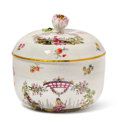 PROVENANCE PRIVATE COLLECTION LAKE GENEVA
SUGAR BOWL WITH CARTOUCHES