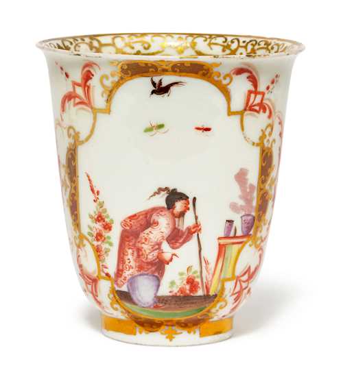 PROVENANCE PRIVATE COLLECTION LAKE GENEVA
BEAKER WITH CHINOISERIE DECORATION