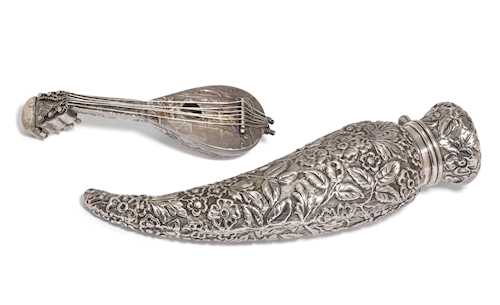 SNUFF BOTTLE IN THE SHAPE OF A MANDOLIN AND A HORN-SHAPED FLACON