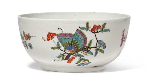 PROVENANCE PRIVATE COLLECTION LAKE GENEVA
BOWL WITH FAMILLE-VERTE DECORATION