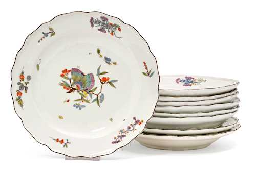 PROVENANCE PRIVATE COLLECTION LAKE GENEVA
LOT COMPRISING 23 PLATES WITH “BUTTERFLY” DECORATION