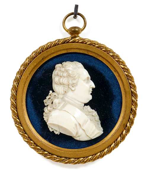 IVORY RELIEF OF A PROFILE PORTRAIT OF LOUIS XVI