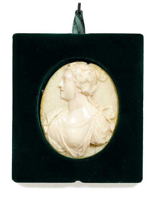 IVORY MEDALLION OF A LADY