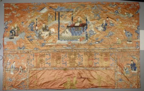 FRAGMENT OF A HUGE SILK EMBROIDERY SHOWING LITERATI IN A GARDEN PAVILLON. China, Daoguang period, 19th c. 360x235 cm. Lower part lost. Some damages due to age.