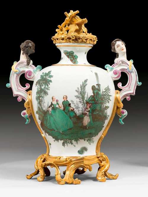 BEDEUTENDE UND SELTENE VASE MIT GRÜNER WATTEAUMALEREI,  Meissen, um 1747.