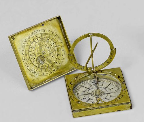 AN EQUATORIAL SUNDIAL, France, 17th c. Brass. Square horizontal plate with compass, windrose and directions. The compass surrounded by dial with hours 4-12-8. The lid engraved with helmet and coat of arms under crown, the inner face with lunar disc. 6x6x1.5 cm.