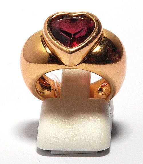 Piaget hot sale heart ring