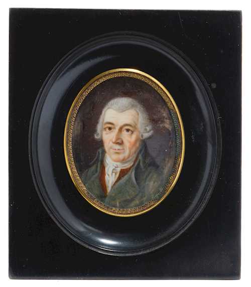 OVAL MINIATURE PORTRAIT OF A GENTLEMAN