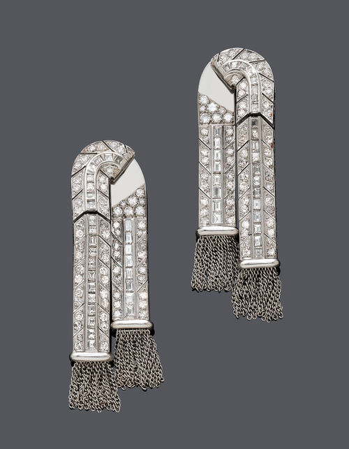 DIAMOND EARCLIPS, ca. 1935.