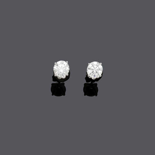 DIAMOND EARRINGS.