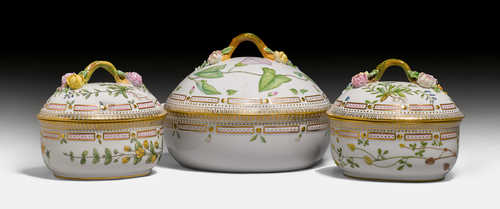 FLORA DANICA, 1 ROUND TUREEN AND COVER, 2 OVAL SUGAR BOXES,