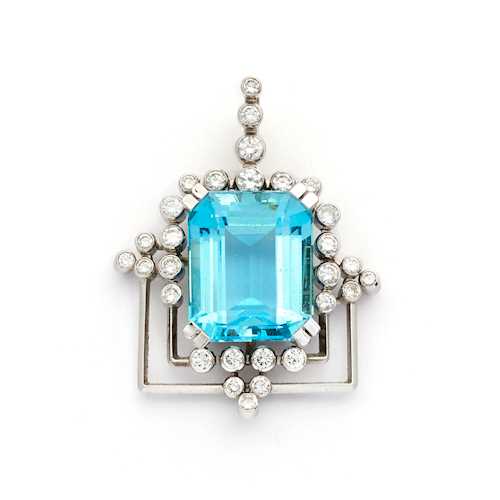 AQUAMARINE AND DIAMOND PENDANT, ca. 1970.