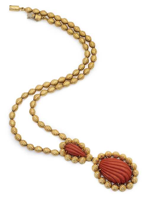 CORAL AND GOLD NECKLACE, ca. 1980.