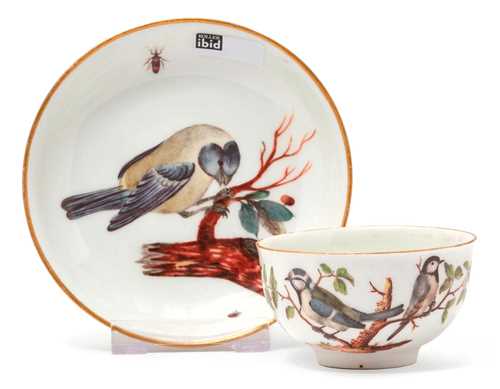 TEA BOWL AND SAUCER DECORATED WITH BIRDS AND INSECTS