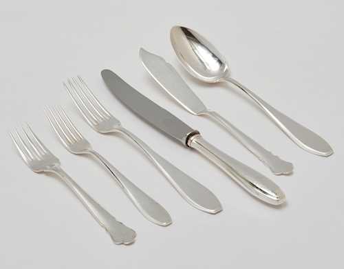 PIECES OF A CUTLERY SET