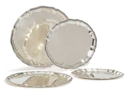 LOT COMPRISING FOUR OVAL PLATTERS