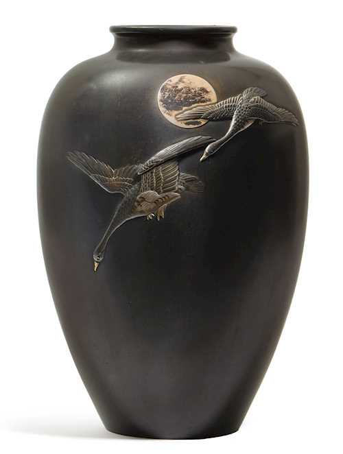 A SOFT-METAL INLAID BRONZE VASE.